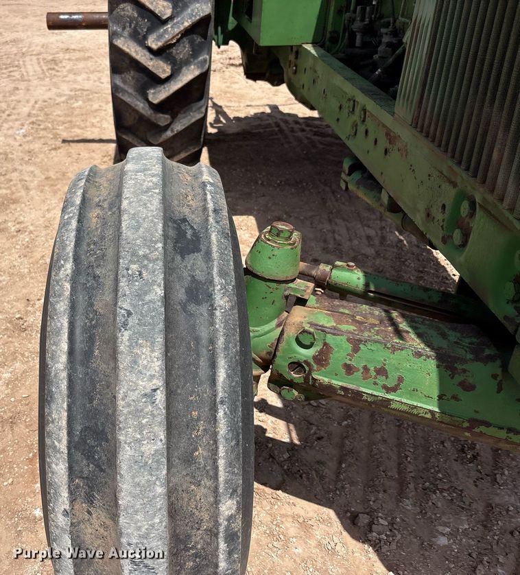 image for item DY2502 1970 John Deere 5020 tractor