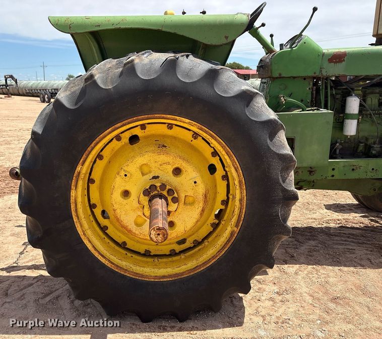 image for item DY2502 1970 John Deere 5020 tractor