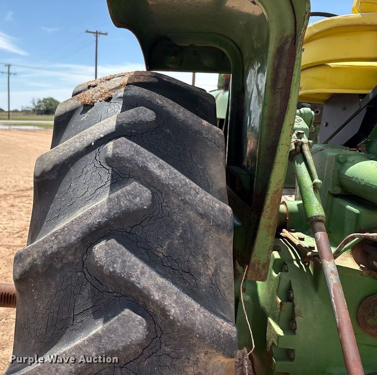 image for item DY2502 1970 John Deere 5020 tractor