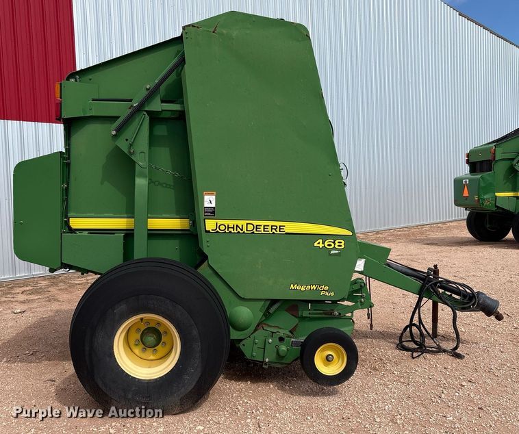 image for item DY2503 2007 John Deere 468 MegaWide Plus round baler
