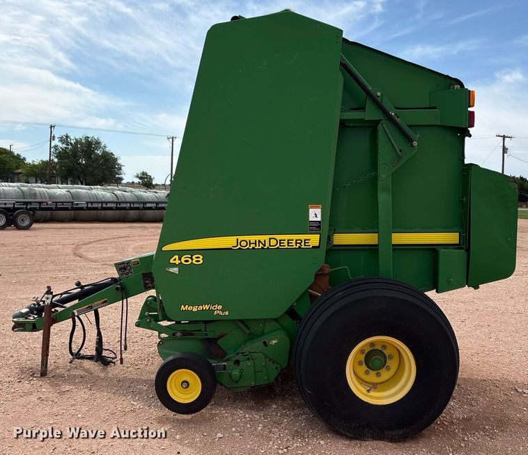 image for item DY2503 2007 John Deere 468 MegaWide Plus round baler