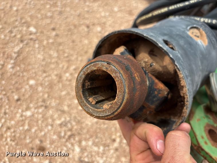 image for item DY2503 2007 John Deere 468 MegaWide Plus round baler