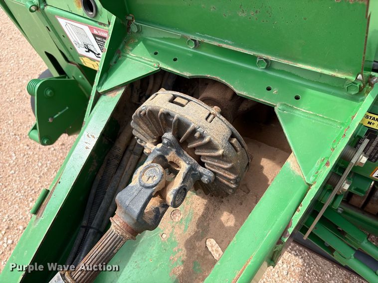image for item DY2503 2007 John Deere 468 MegaWide Plus round baler