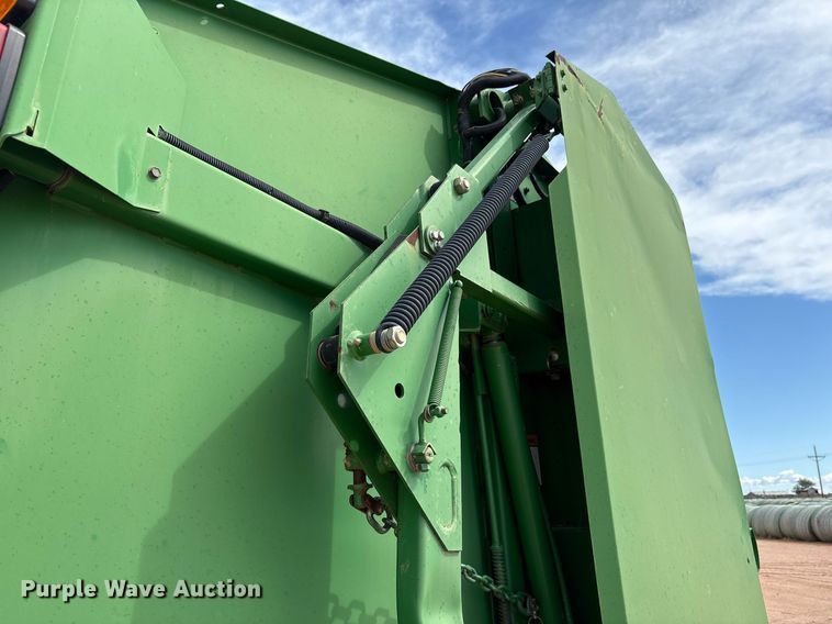 image for item DY2503 2007 John Deere 468 MegaWide Plus round baler