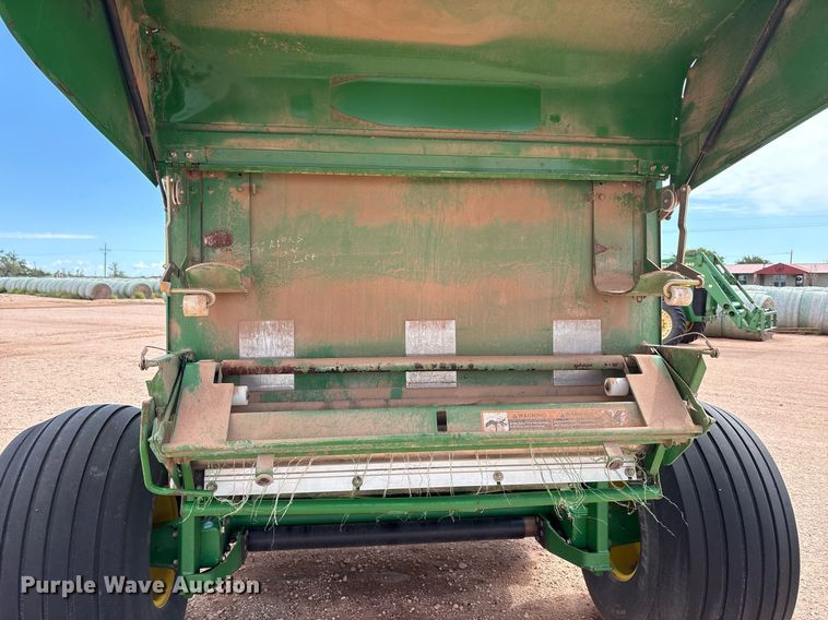 image for item DY2503 2007 John Deere 468 MegaWide Plus round baler