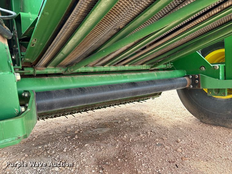 image for item DY2503 2007 John Deere 468 MegaWide Plus round baler