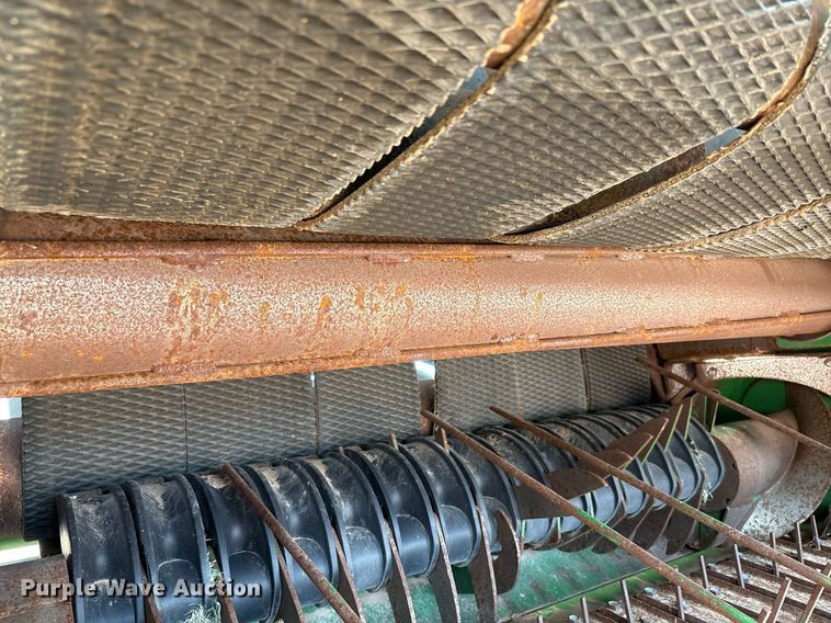 image for item DY2503 2007 John Deere 468 MegaWide Plus round baler