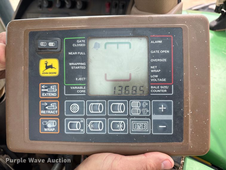 image for item DY2503 2007 John Deere 468 MegaWide Plus round baler