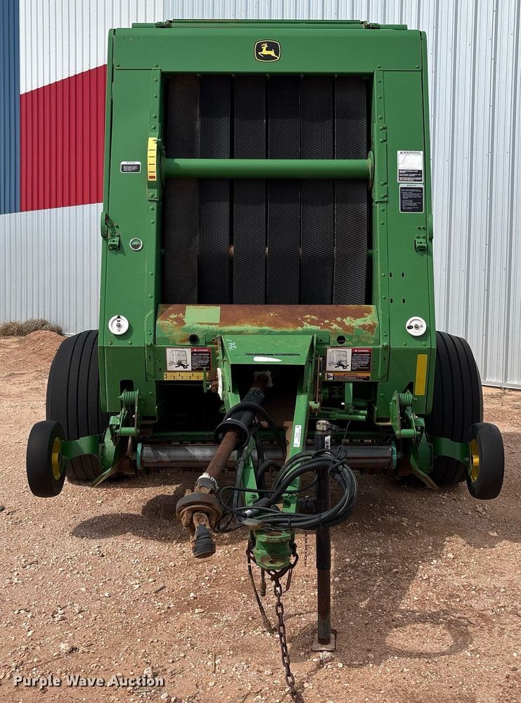 image for item DY2504 2009 John Deere 468 MegaWide Plus round baler
