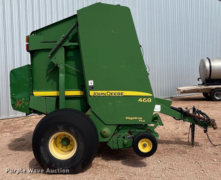 image for item DY2504 2009 John Deere 468 MegaWide Plus round baler