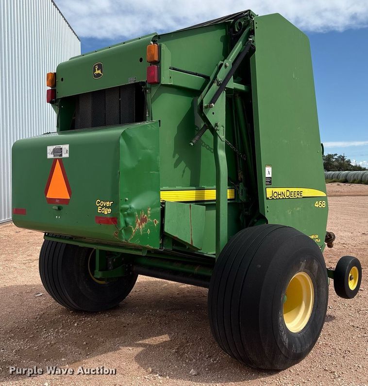 image for item DY2504 2009 John Deere 468 MegaWide Plus round baler