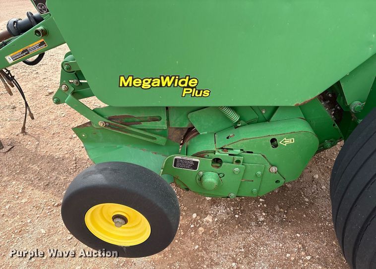 image for item DY2504 2009 John Deere 468 MegaWide Plus round baler