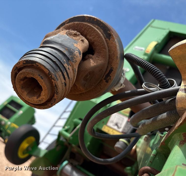 image for item DY2504 2009 John Deere 468 MegaWide Plus round baler