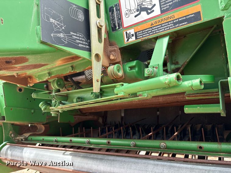 image for item DY2504 2009 John Deere 468 MegaWide Plus round baler