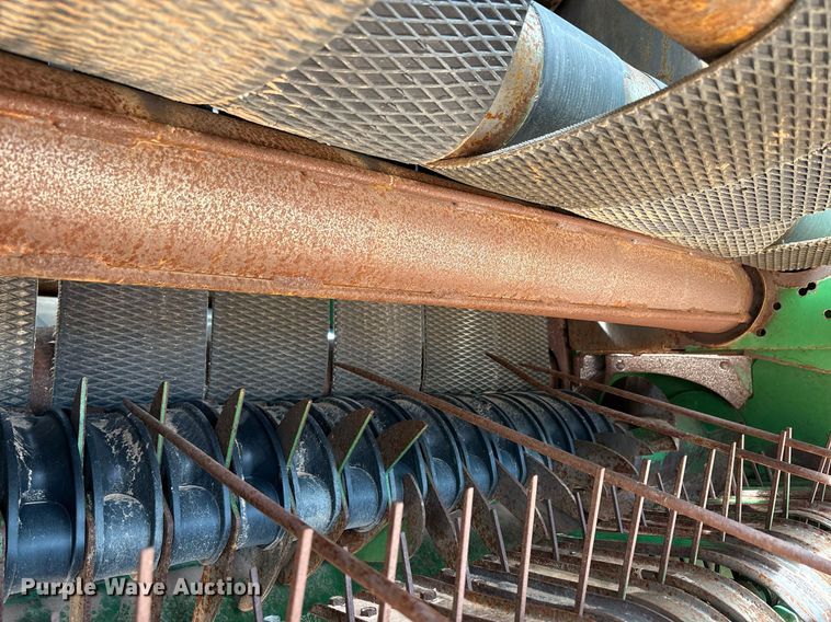 image for item DY2504 2009 John Deere 468 MegaWide Plus round baler