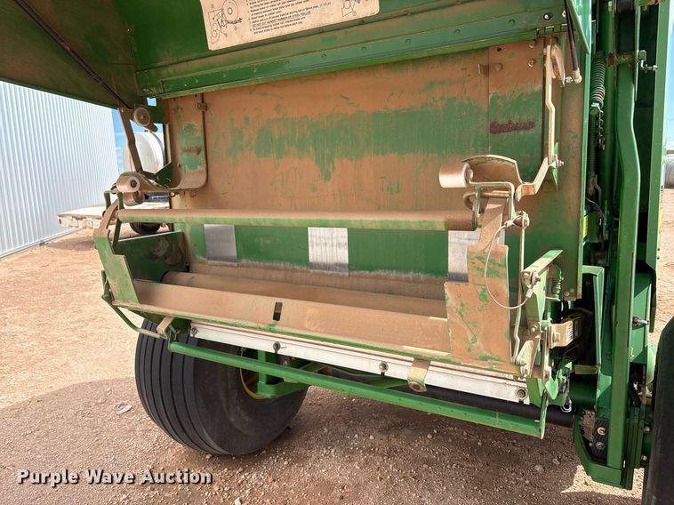 image for item DY2504 2009 John Deere 468 MegaWide Plus round baler