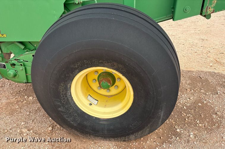 image for item DY2504 2009 John Deere 468 MegaWide Plus round baler
