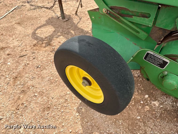 image for item DY2504 2009 John Deere 468 MegaWide Plus round baler