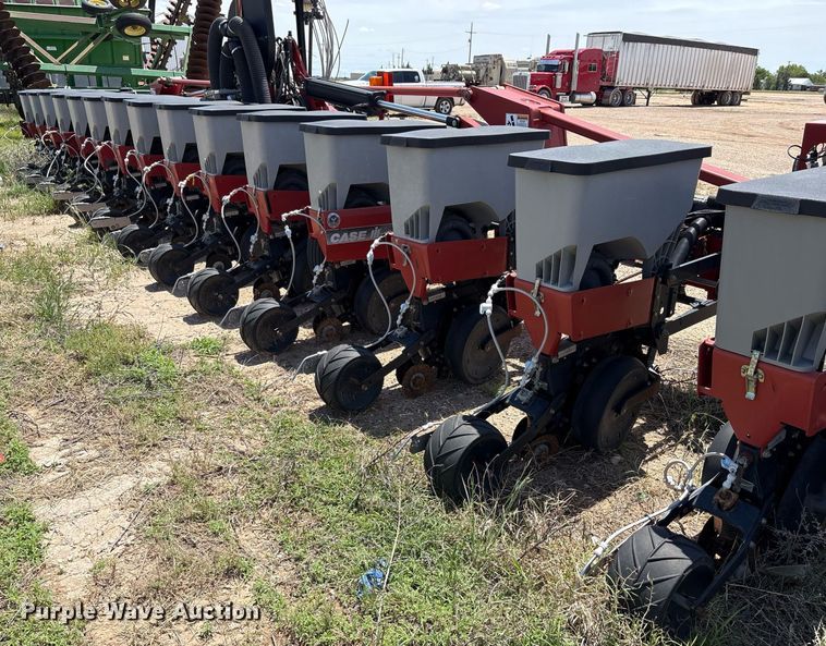 image for item DY2505 Case 1200 planter