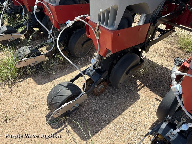 image for item DY2505 Case 1200 planter