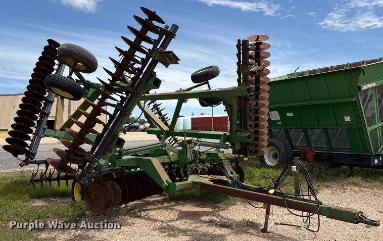 image for item DY2506 John Deere 630 tandem disk