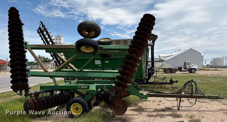 image for item DY2506 John Deere 630 tandem disk