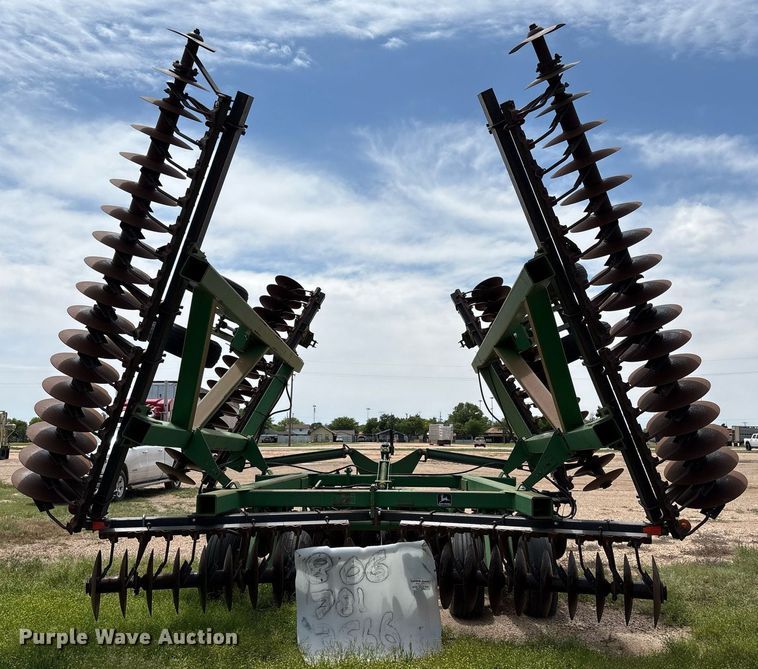 image for item DY2506 John Deere 630 tandem disk