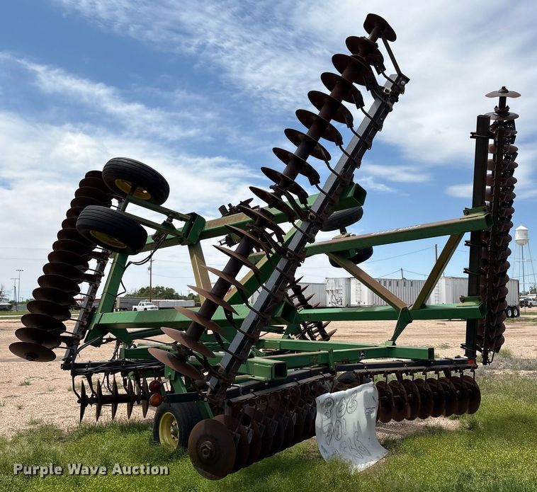 image for item DY2506 John Deere 630 tandem disk