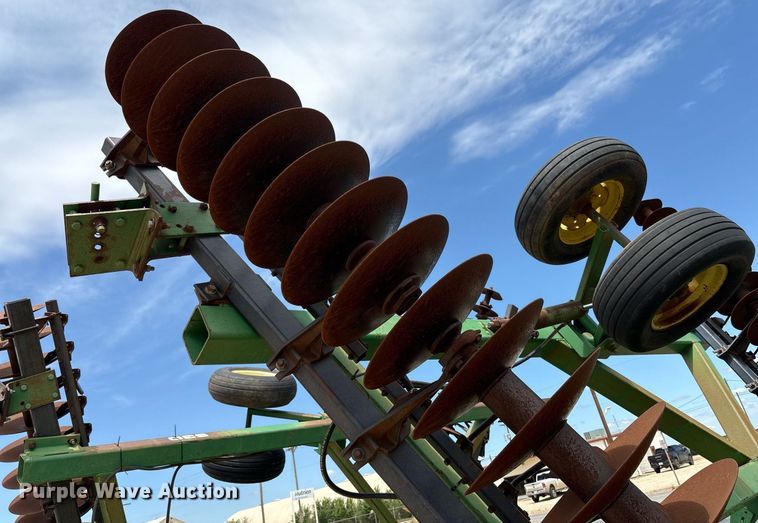 image for item DY2506 John Deere 630 tandem disk