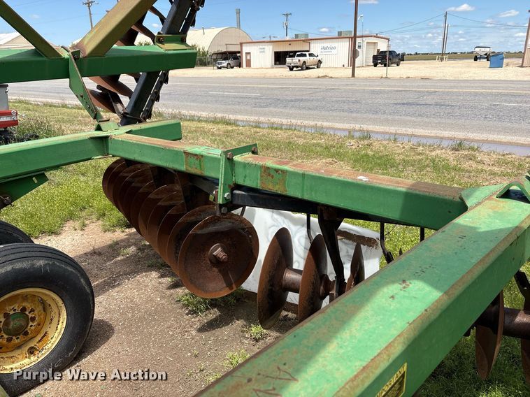 image for item DY2506 John Deere 630 tandem disk