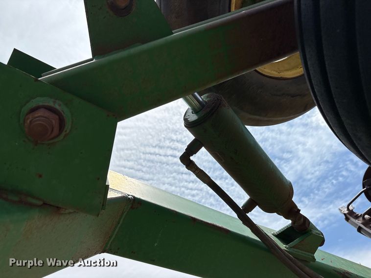 image for item DY2506 John Deere 630 tandem disk