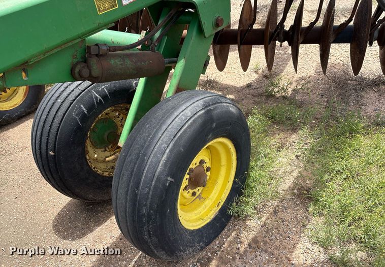 image for item DY2506 John Deere 630 tandem disk