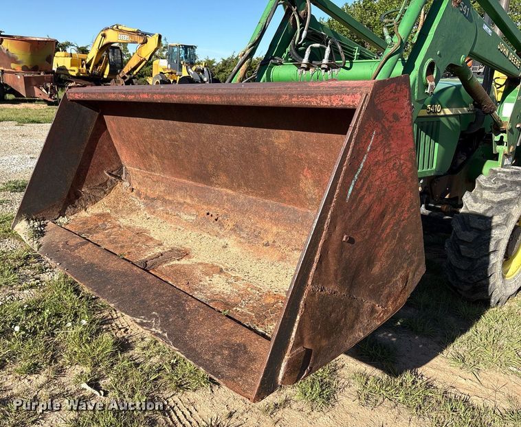 image for item DY2507 2000 John Deere 5410 MFWD tractor