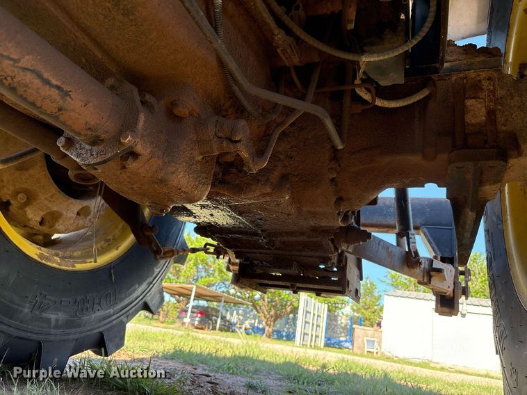 image for item DY2507 2000 John Deere 5410 MFWD tractor