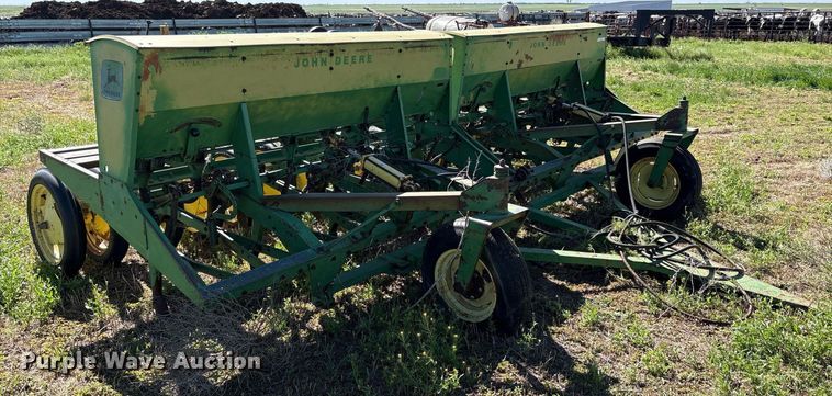 image for item DY2513 John Deere LZ812 grain drill