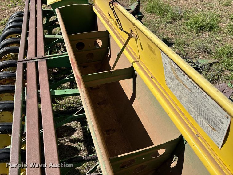 image for item DY2513 John Deere LZ812 grain drill