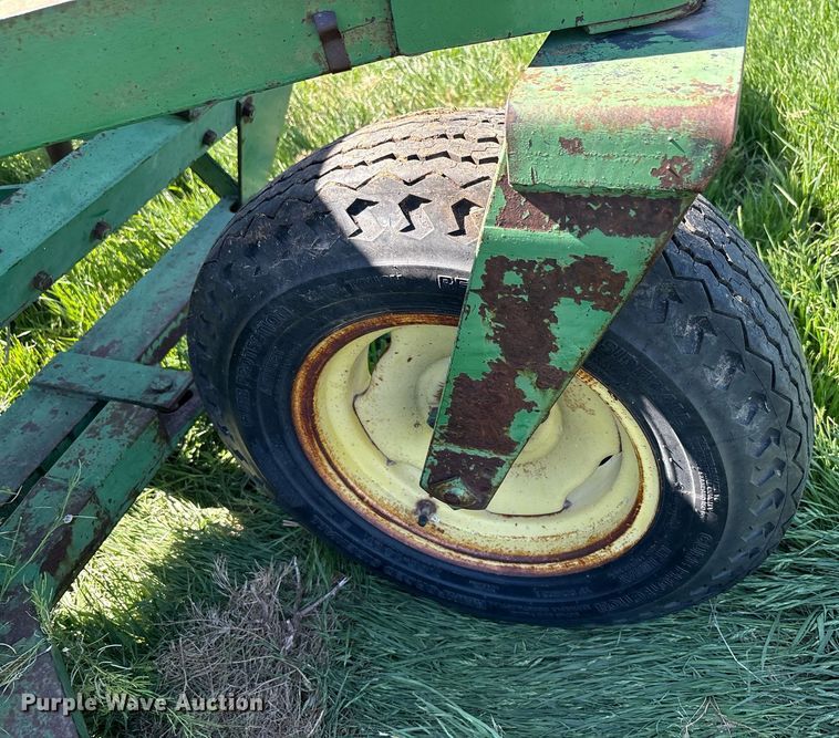 image for item DY2513 John Deere LZ812 grain drill