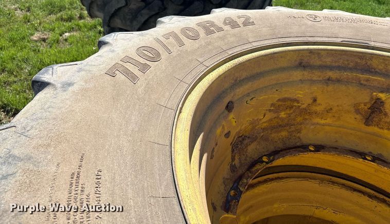 image for item DY2514 (8) tires and wheels 