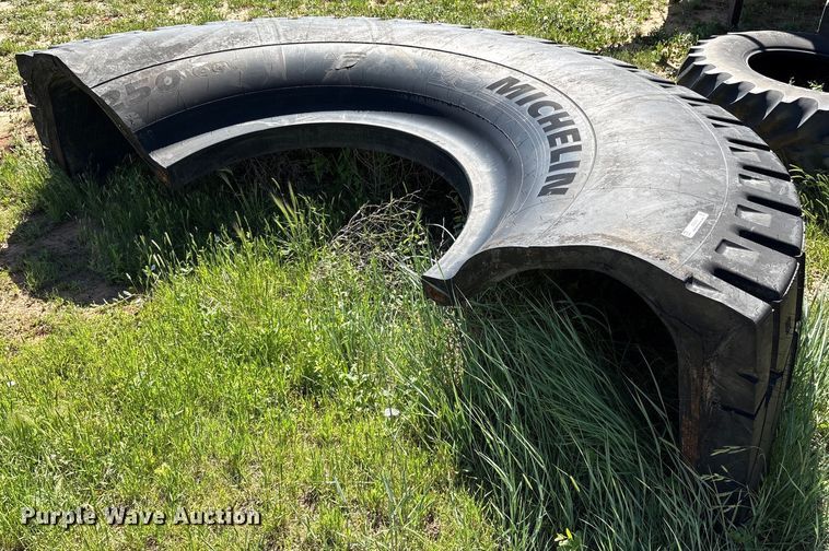 image for item DY2515 (2) Michelin tire halves