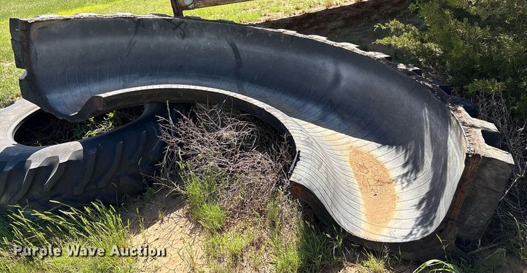 image for item DY2515 (2) Michelin tire halves