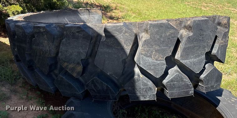 image for item DY2515 (2) Michelin tire halves