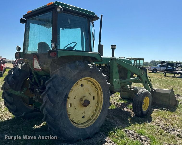 image for item EB2565 John Deere 4040 tractor