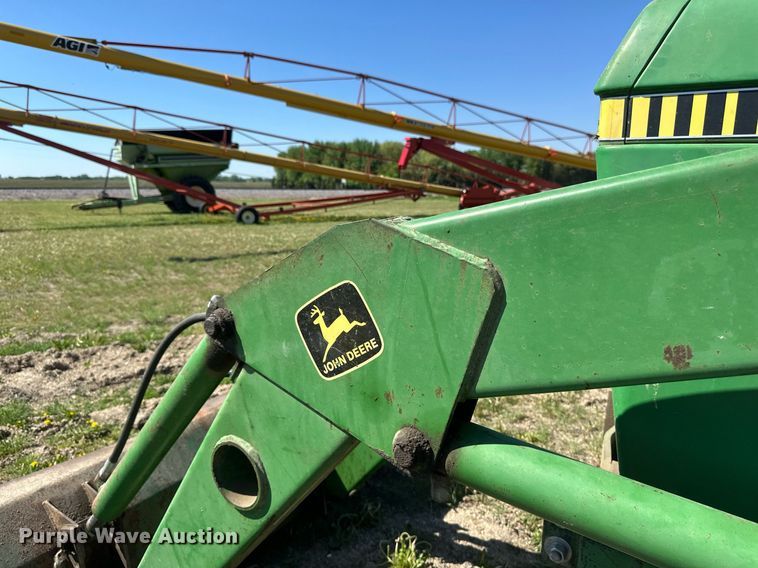 image for item EB2565 John Deere 4040 tractor