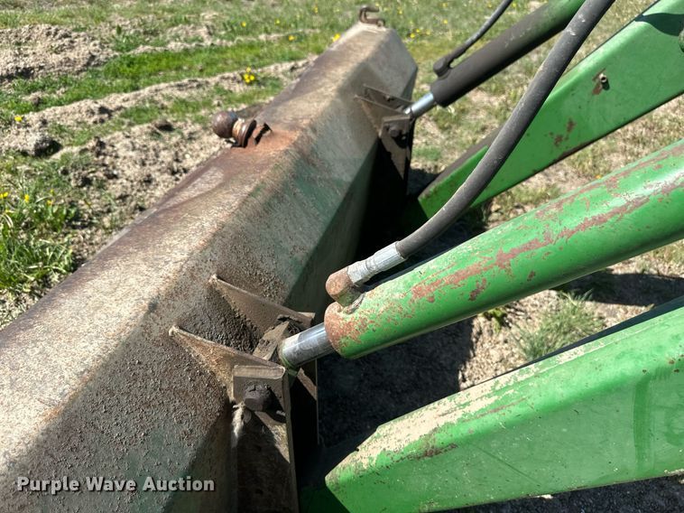 image for item EB2565 John Deere 4040 tractor