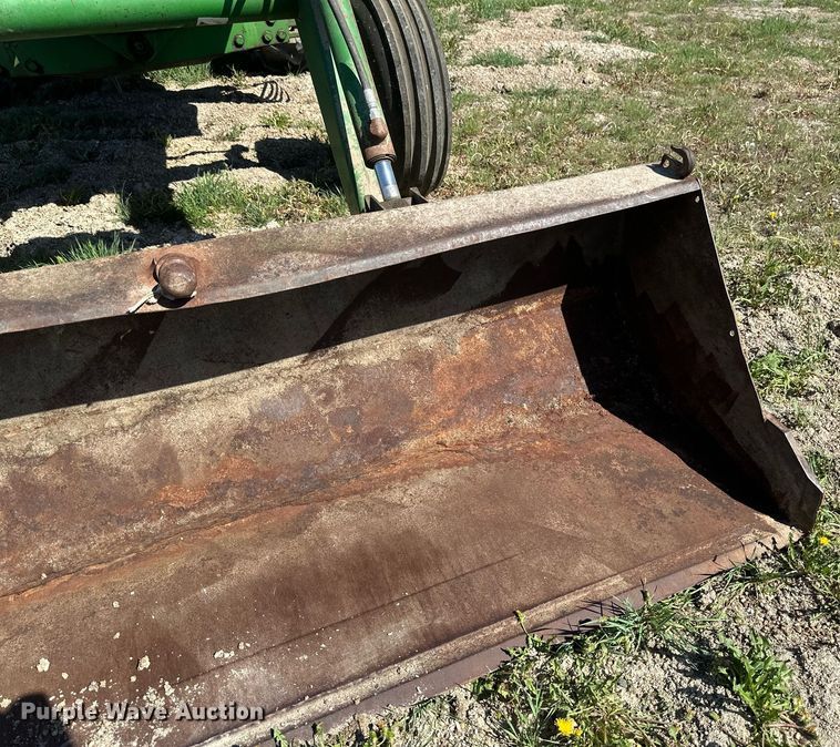 image for item EB2565 John Deere 4040 tractor