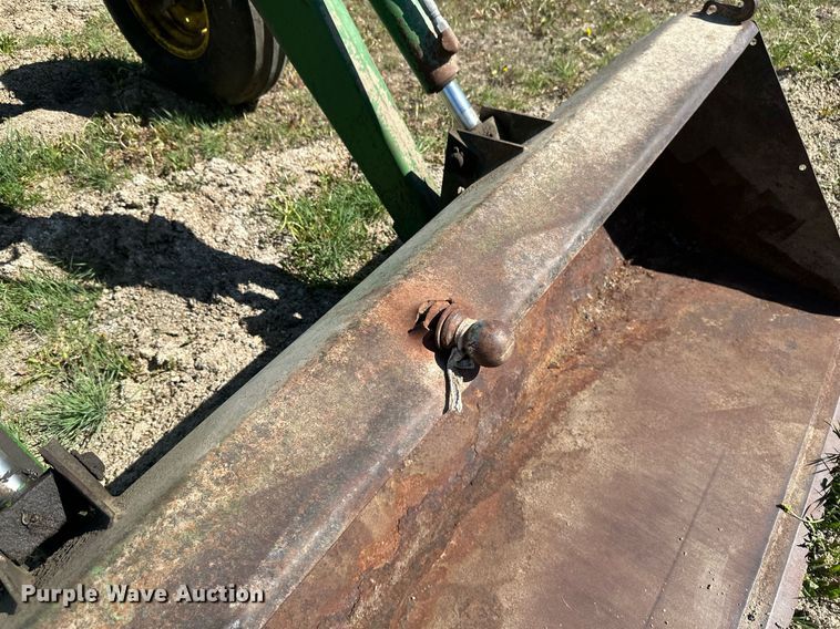 image for item EB2565 John Deere 4040 tractor