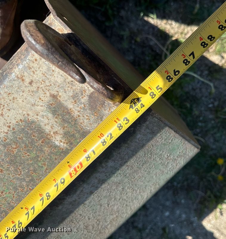 image for item EB2565 John Deere 4040 tractor