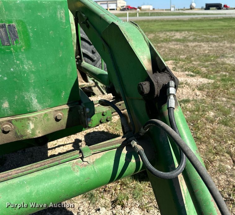 image for item EB2565 John Deere 4040 tractor