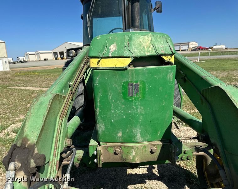 image for item EB2565 John Deere 4040 tractor