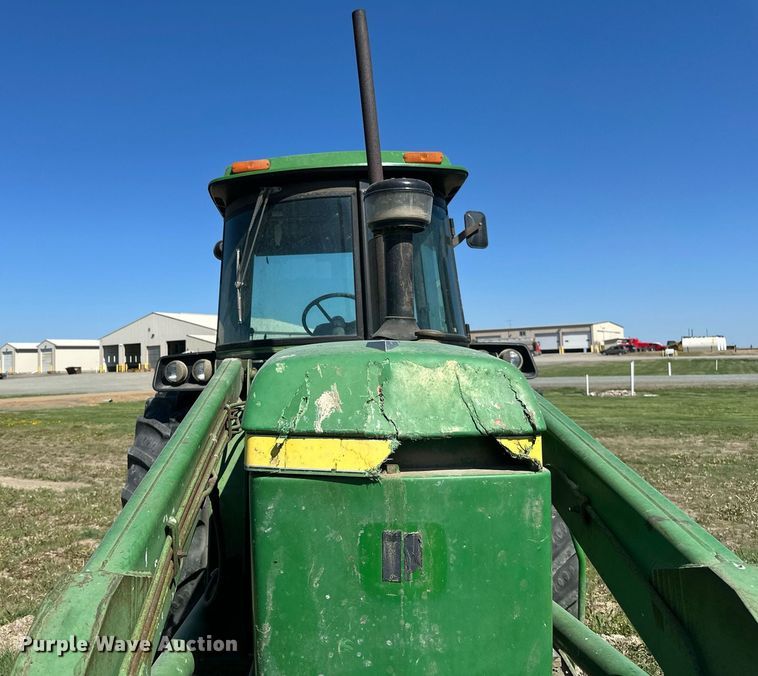 image for item EB2565 John Deere 4040 tractor